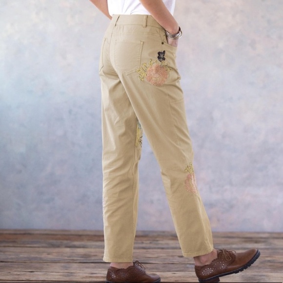 NWT SUNDANCE Floral Embroidered Cargo Boyfriend Pants - Picture 2 of 9